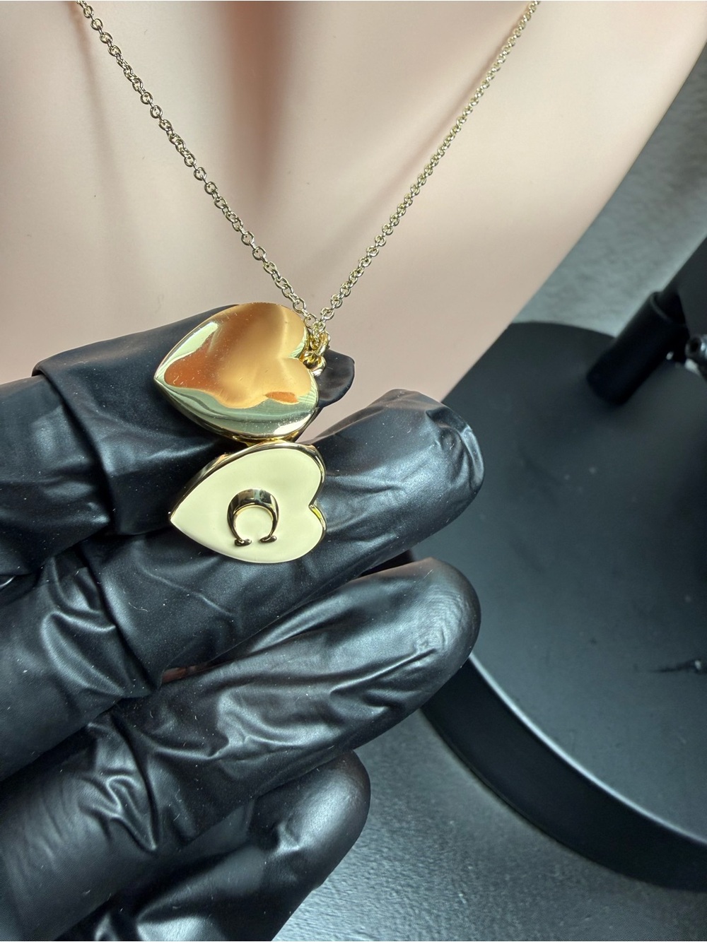 NWT Coach Gold Heart Pendant Necklace Signature C Charm Locket Style 16” + 2” - Picture 4 of 7